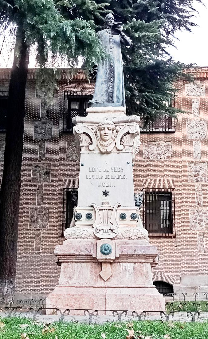 Estatua de Lope de Vega en Madrid