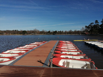 Embarcaciones en el Lago de la Casa de Campo de Madrid