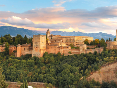 Atardecer con la vista en la Alhambra de Granada